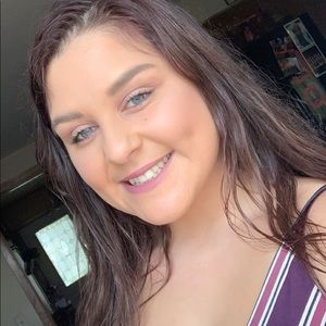 Meet your Posher, Kyia